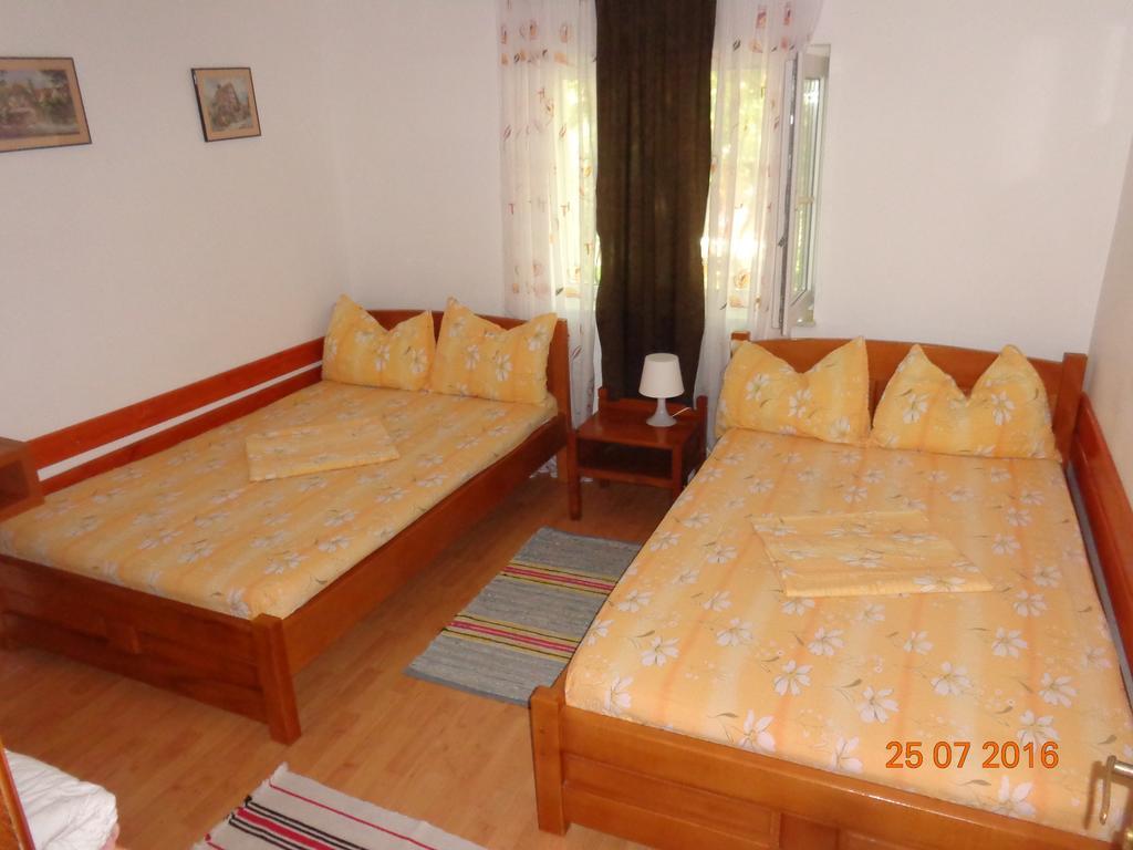 Casa Munteanu Apartment เอโฟริเอนอร์ด ภายนอก รูปภาพ